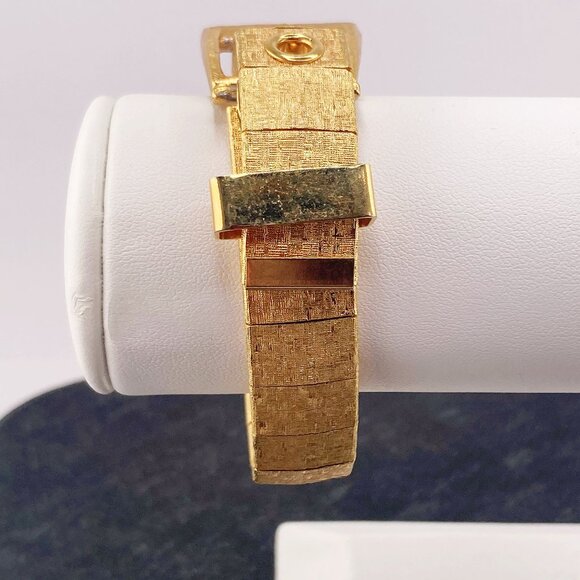 VINTAGE Gold toned metal adjustable belt bracelet 1960s 1970s statement jewelry - Picture 5 of 10